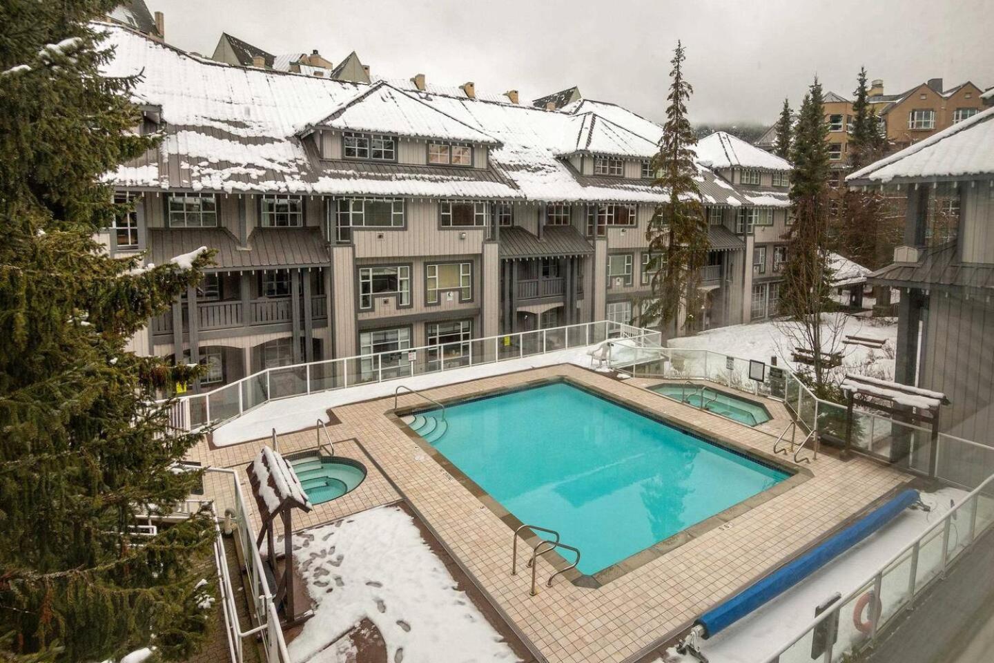 וויסטלר Newly Renovated Ski In Out W Pool 2 Hot Tubs מראה חיצוני תמונה