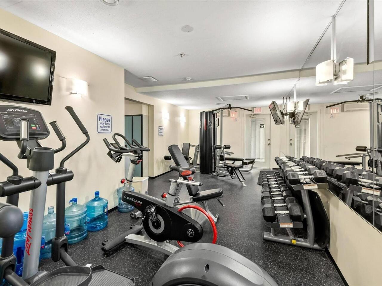 וויסטלר Newly Renovated Ski In Out W Pool 2 Hot Tubs מראה חיצוני תמונה